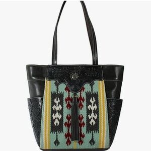 NEW!! Nocona Bayleigh Style Conceal Carry Tote, Rug Multicolor